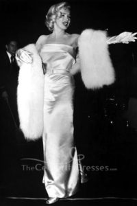 marilyn-monroe-silver-strapless-prom-dress-the-premiere-of-call-me-madam-_2_