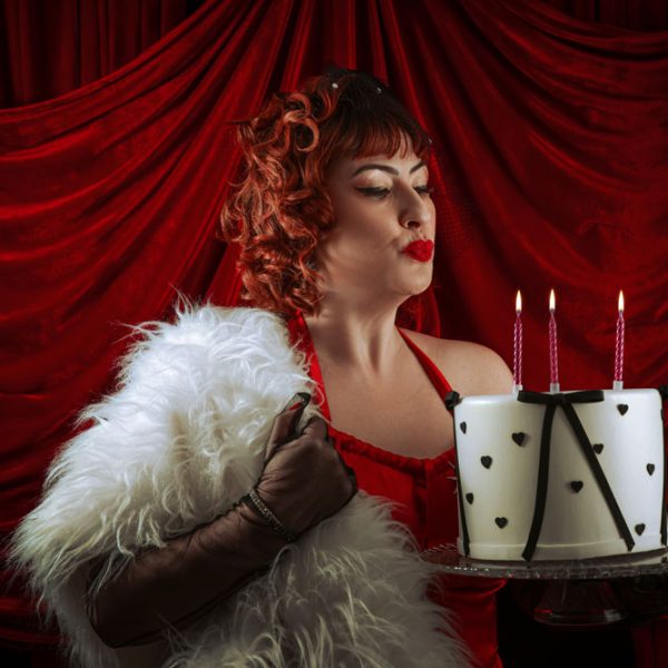 ensaio-fotografico-pinup-sensual-antigo-aniversario-bolo-old-hollywood (6)